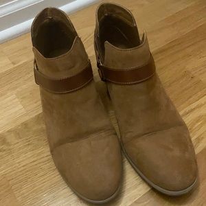 American Eagle Low boots; Size 8.5
